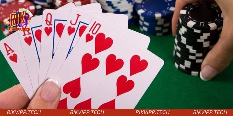 Theo dõi tình hình quân bài của mình Theo dõi tình hình quân bài của mình